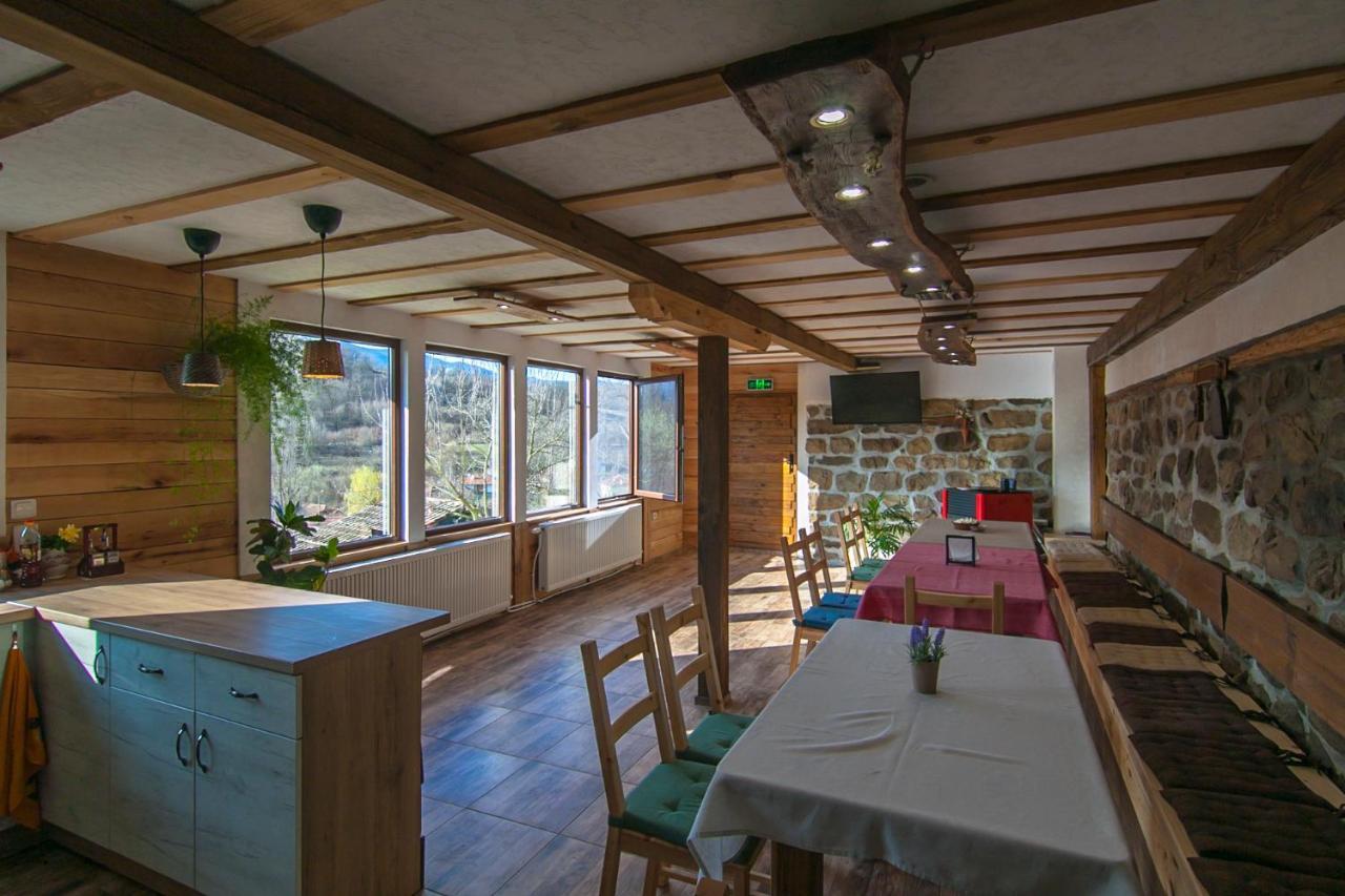 Guest House Kandaferi 2 Елена Екстериор снимка