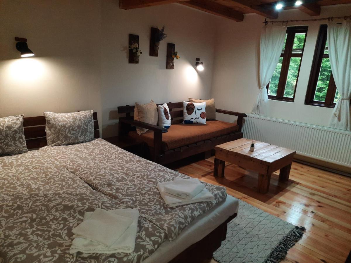 Guest House Kandaferi 2 Елена Екстериор снимка