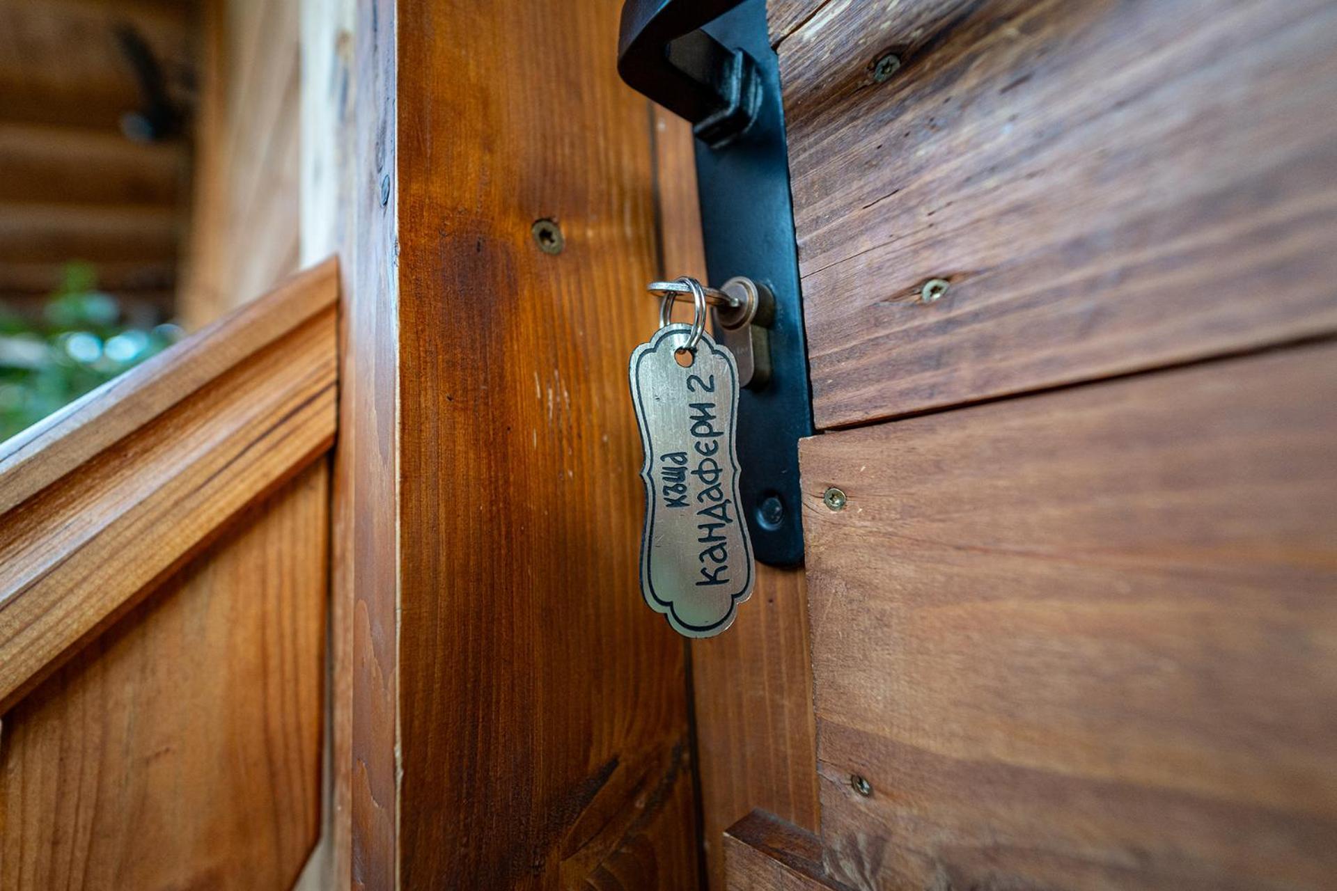 Guest House Kandaferi 2 Елена Екстериор снимка