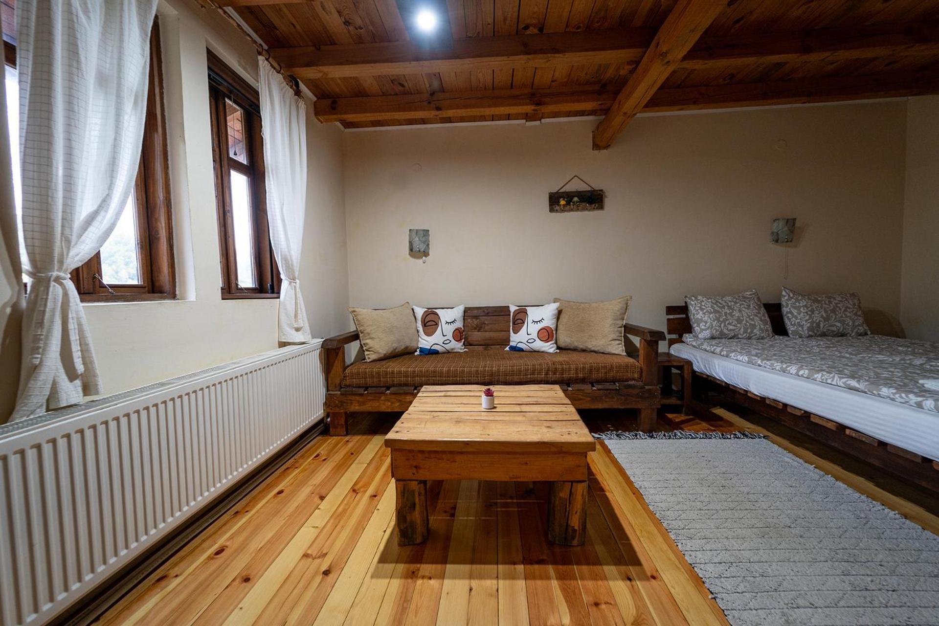 Guest House Kandaferi 2 Елена Екстериор снимка