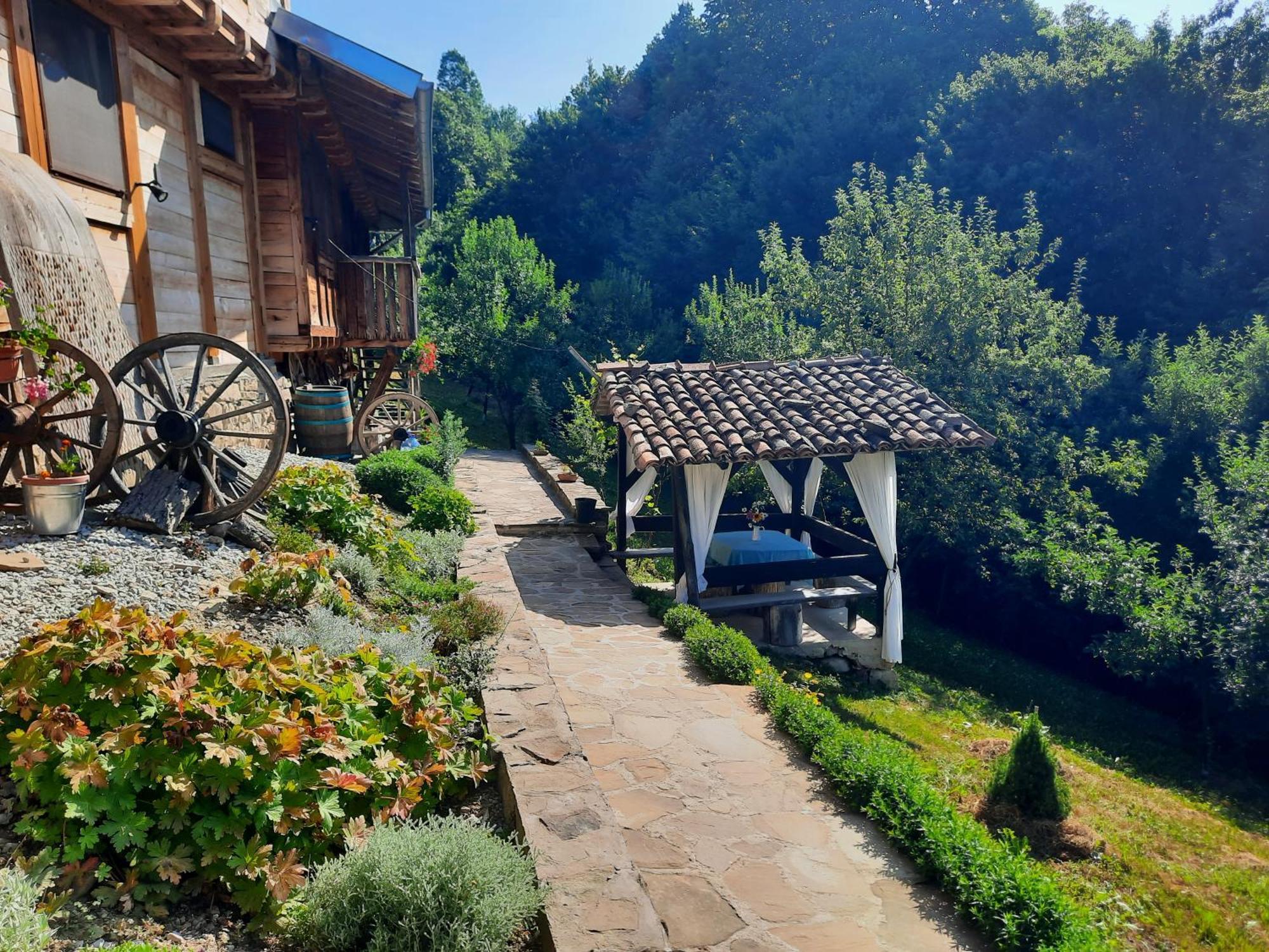 Guest House Kandaferi 2 Елена Екстериор снимка